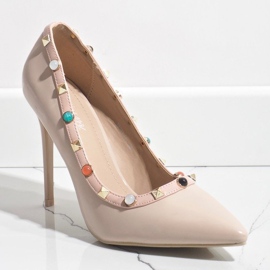 Tacones lacados beige con tachuelas 98273-114 1