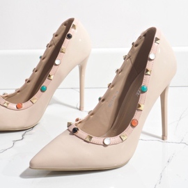 Tacones lacados beige con tachuelas 98273-114 3