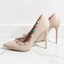 Tacones lacados beige con tachuelas 98273-114 4