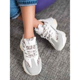 SHELOVET Zapatillas con plataforma y estampado de serpiente blanco 2