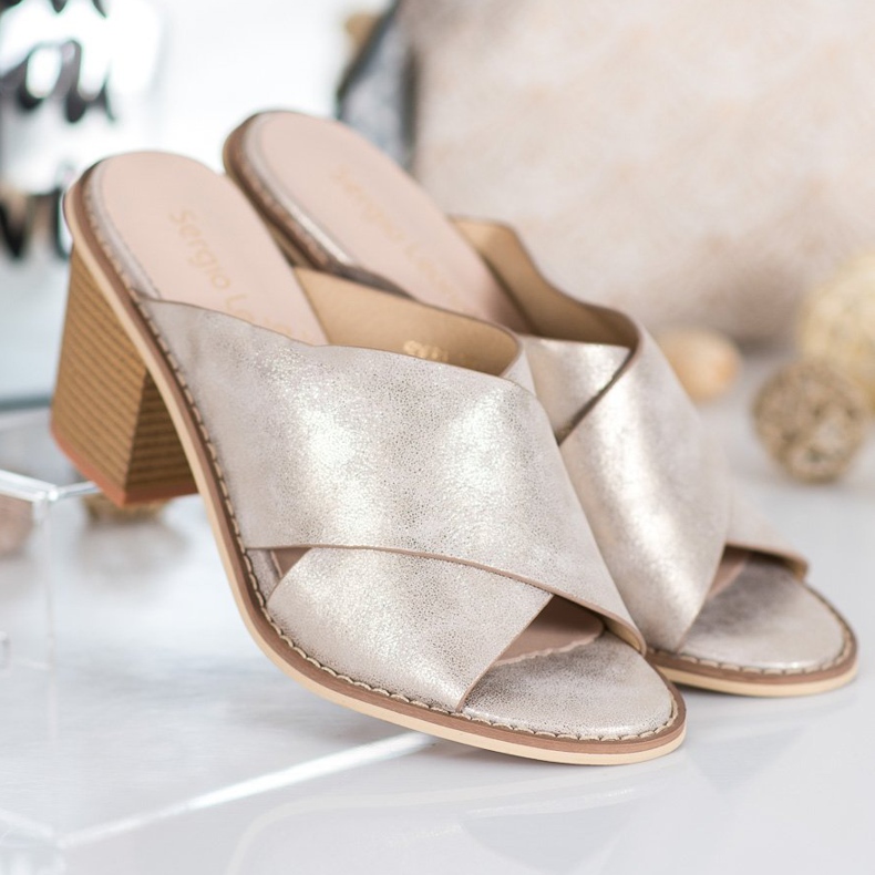 Sergio Leone Zapatillas doradas en la barra dorado 2