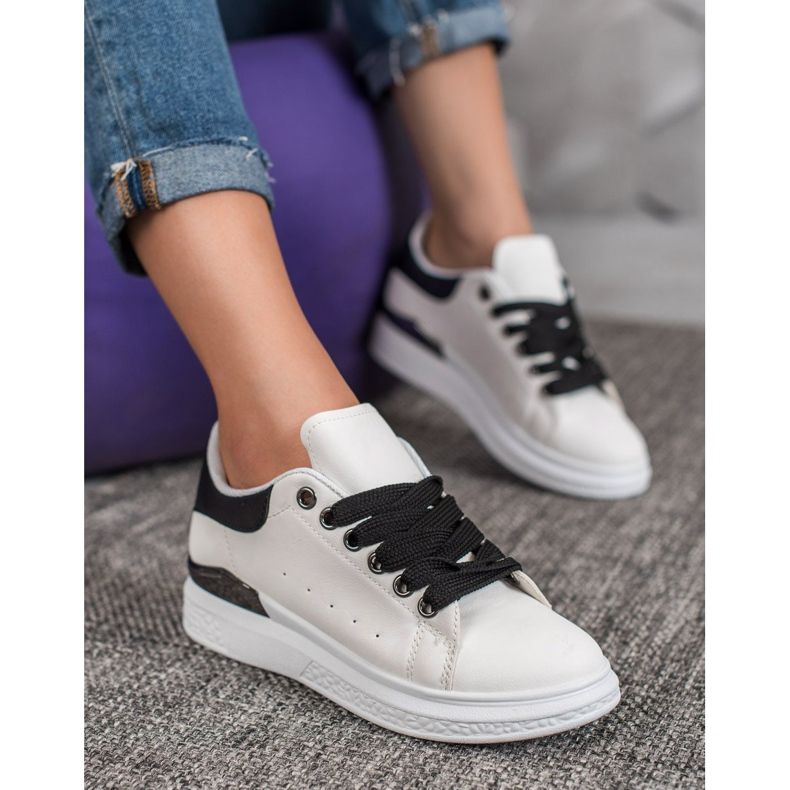 SHELOVET Zapatillas en la plataforma con cuero ecológico blanco 1