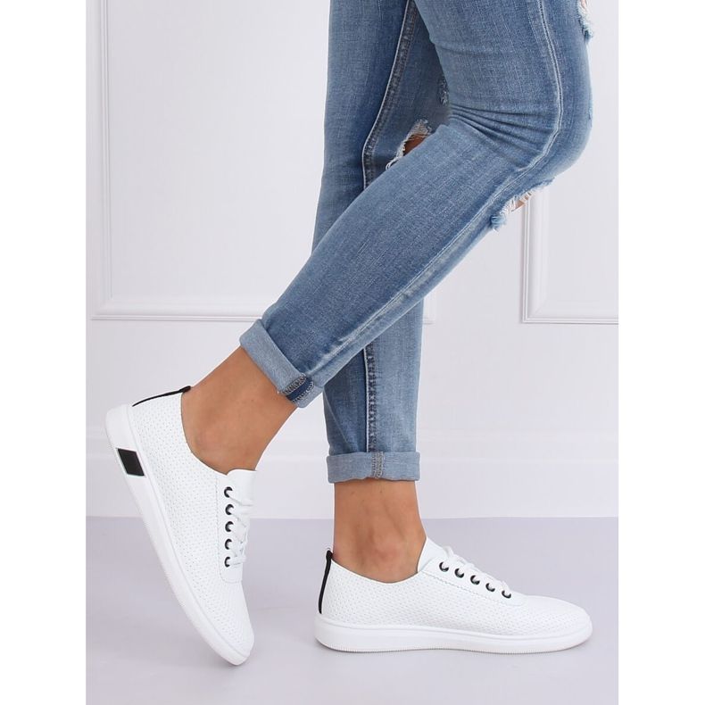 Zapatillas con cordones en blanco y negro BB77 Black 2