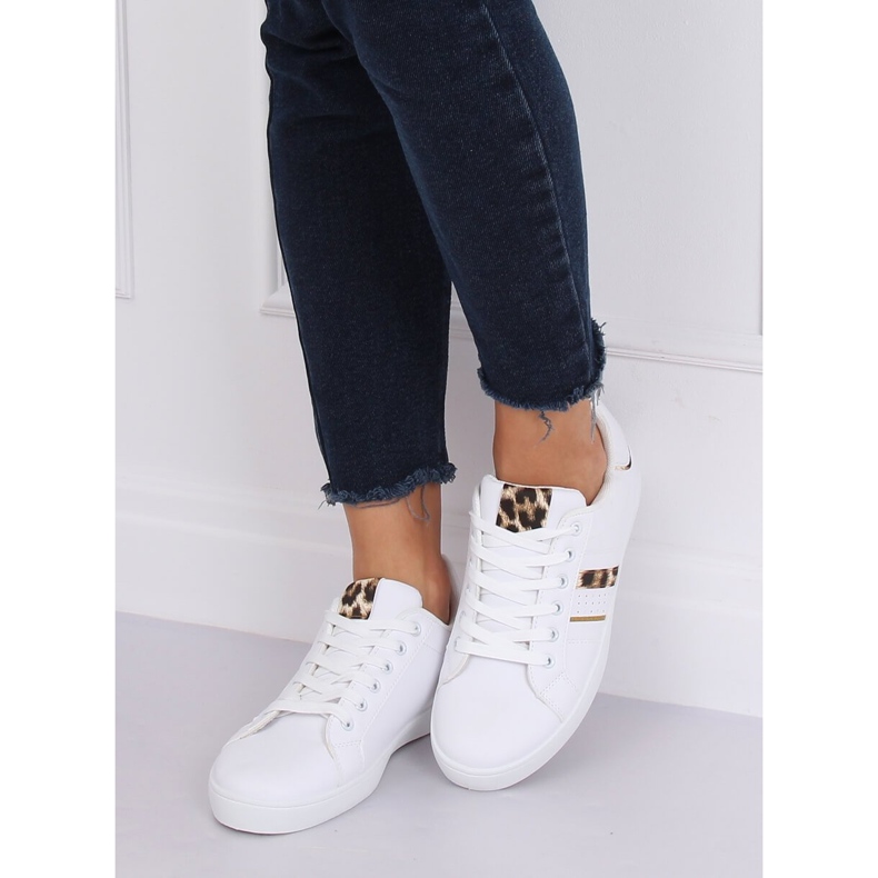 Zapatillas de mujer blancas K-388 WHITE / LEOPARD blanco 1 Zapatillas de mujer blancas K-388 WHITE / LEOPARD blanco 1