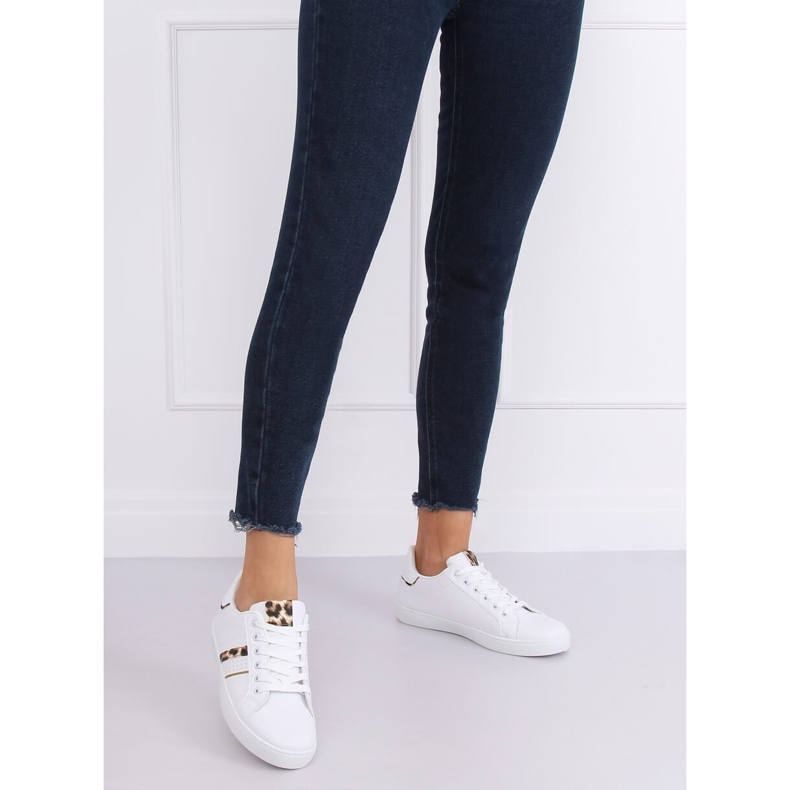 Zapatillas de mujer blancas K-388 WHITE / LEOPARD blanco 2 Zapatillas de mujer blancas K-388 WHITE / LEOPARD blanco 2