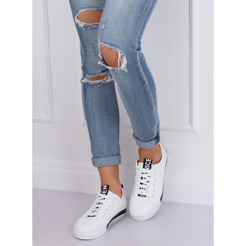 Zapatillas de mujer blancas y negras A88-23 W-BL blanco negro 1