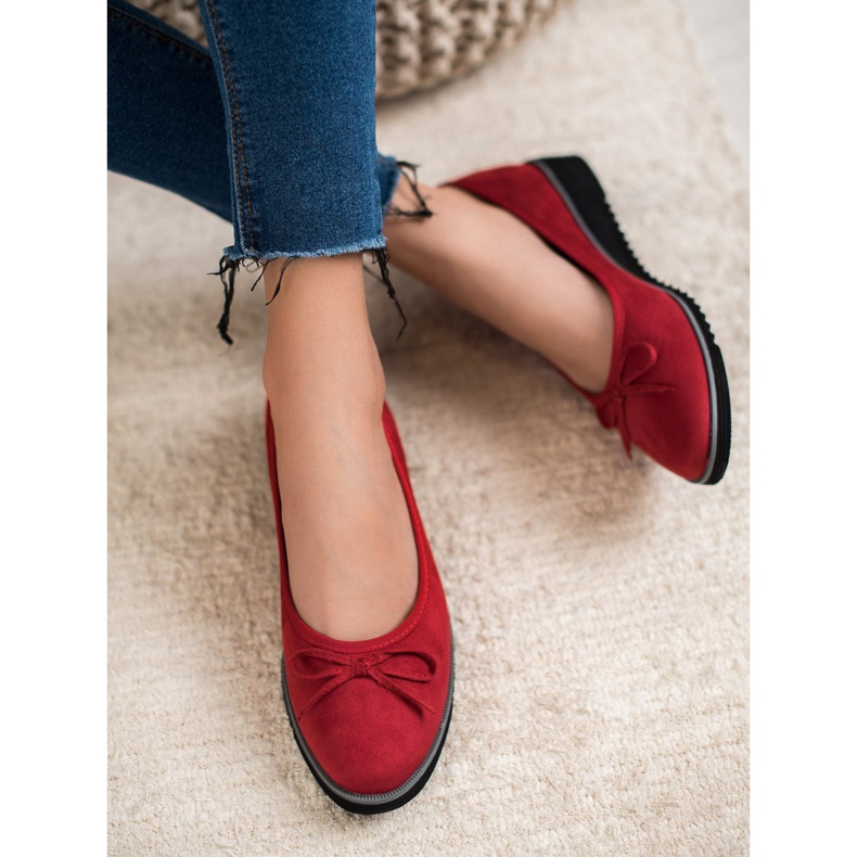 Goodin Bailarina con lazo rojo 1