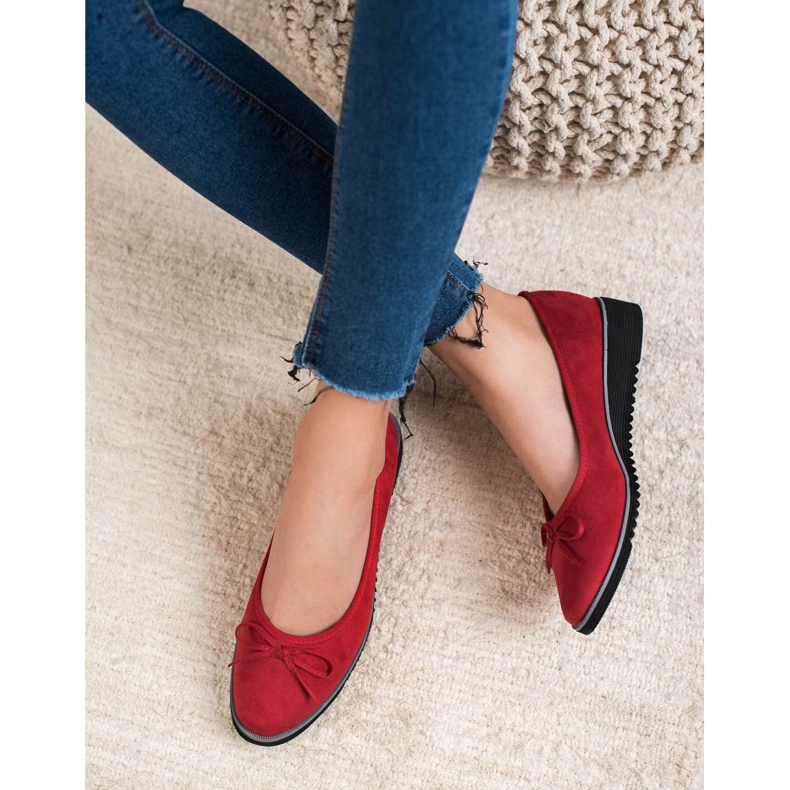 Goodin Bailarina con lazo rojo 2