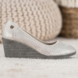 Bombas de cuña ligeras beige 1 Bombas de cuña ligeras beige 1