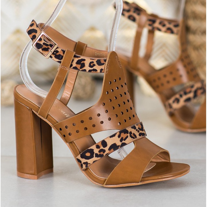 Small Swan Sandalias caladas con estampado de leopardo marrón 1 Small Swan Sandalias caladas con estampado de leopardo marrón 1