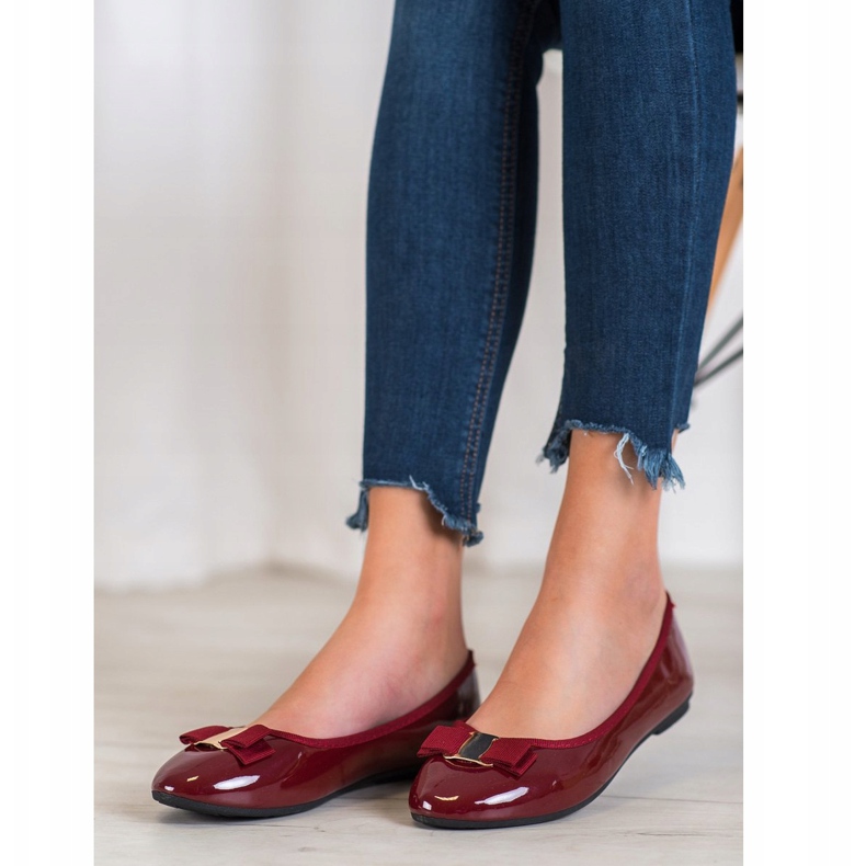 Fama Bailarina Lacada Con Lazo rojo 1