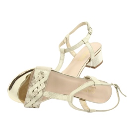 Gamis Sandalias de cuero para mujeres Beige/Gold 3936 5