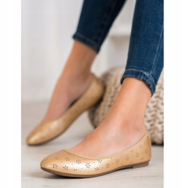 Fama Bailarinas Con Patrón Calado dorado 1 Fama Bailarinas Con Patrón Calado dorado 1