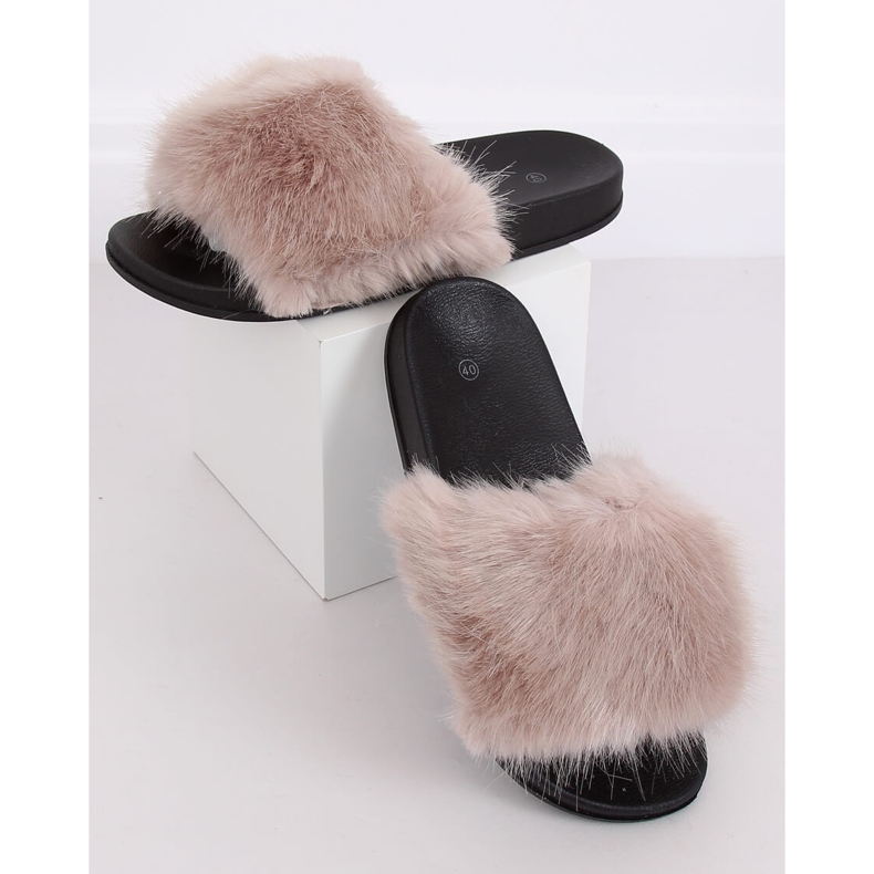 Zapatillas beige con piel CK107P Beige 1