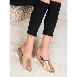 Sandalias de cuña VINCEZA dorado 7