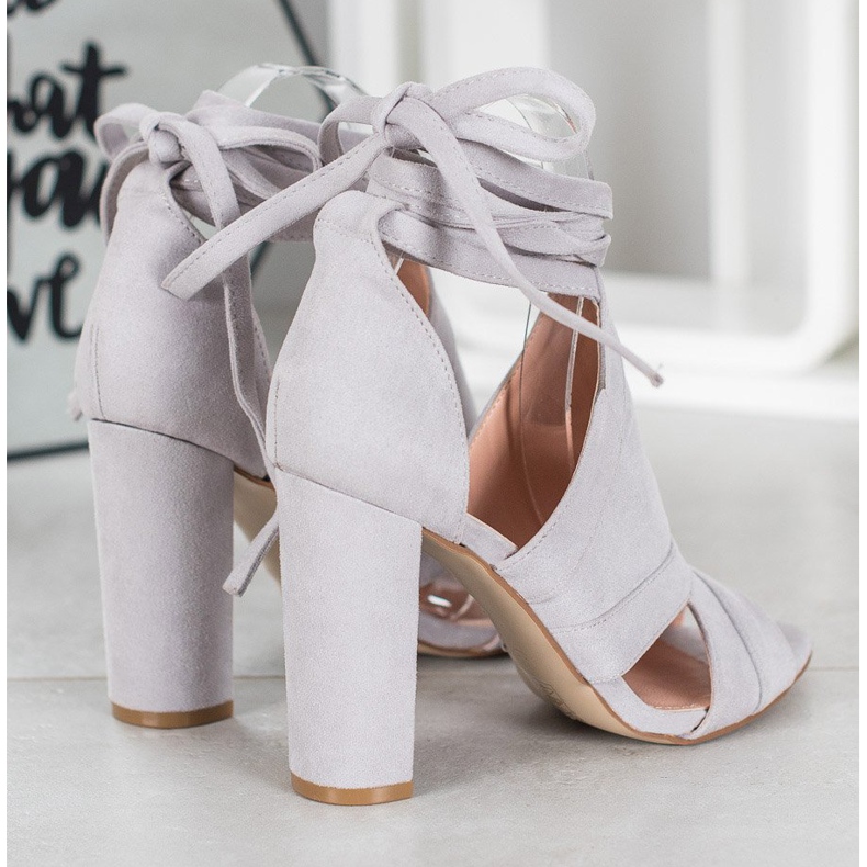 Seastar Sandalias atadas en una barra gris 1