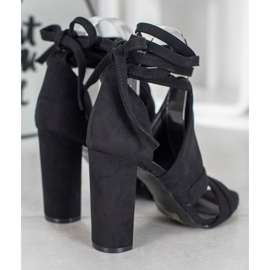 Seastar Sandalias atadas en un poste negro 1 Seastar Sandalias atadas en un poste negro 1