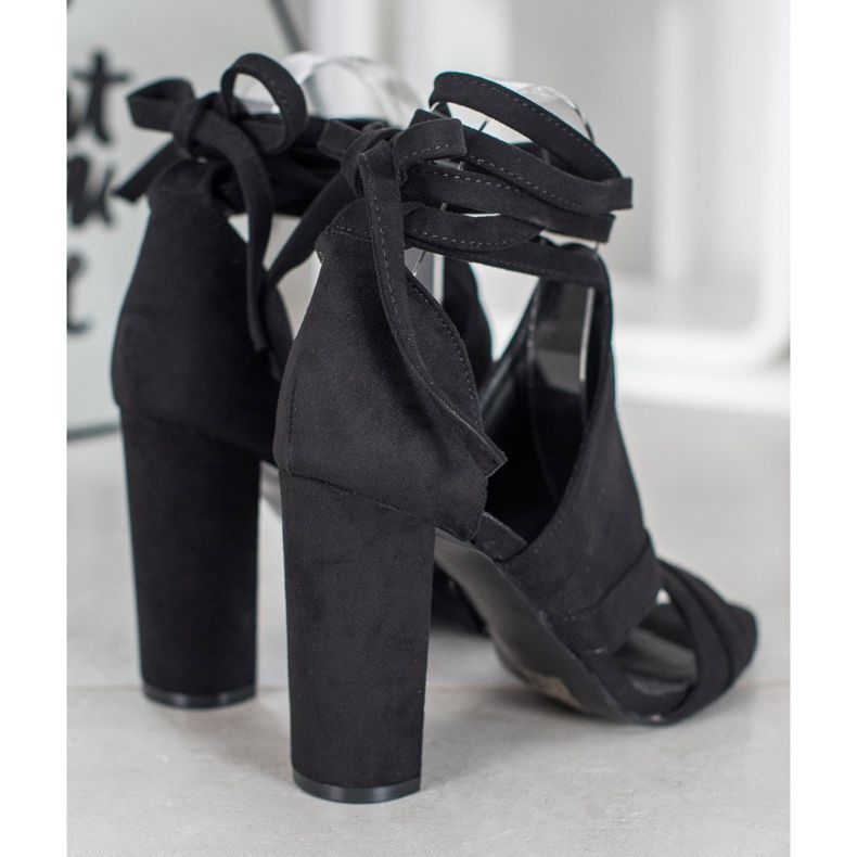 Seastar Sandalias atadas en un poste negro 1 Seastar Sandalias atadas en un poste negro 1