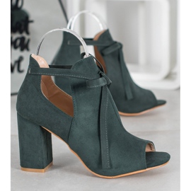 Botas VINCEZA con punta abierta atada verde 1