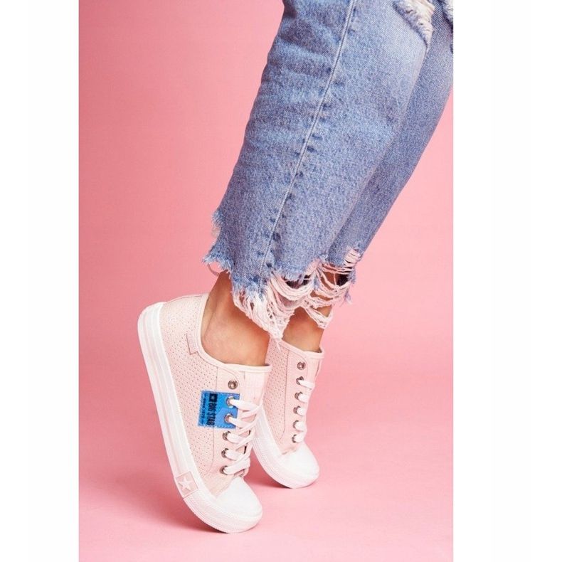 Zapatillas de mujer rosa caladas Big StarFF274033 1