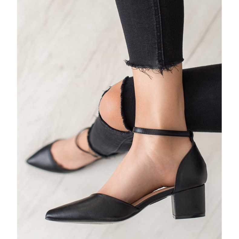 Seastar Bombas cómodas en un pilar negro 2