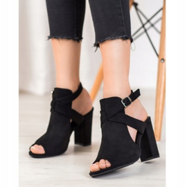 Seastar Sandalias con estilo en un bar negro 1 Seastar Sandalias con estilo en un bar negro 1