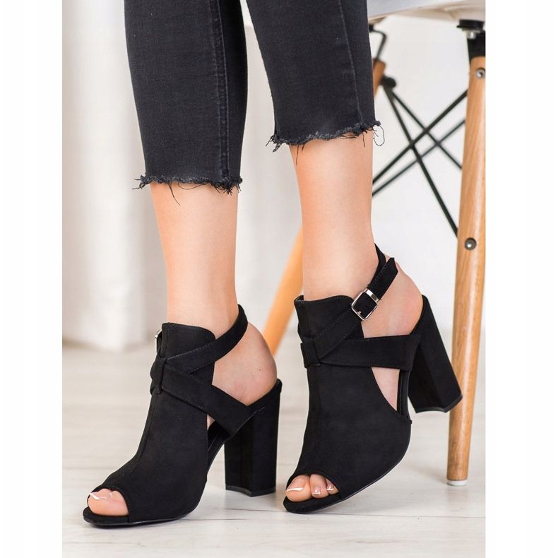 Seastar Sandalias con estilo en un bar negro 2 Seastar Sandalias con estilo en un bar negro 2