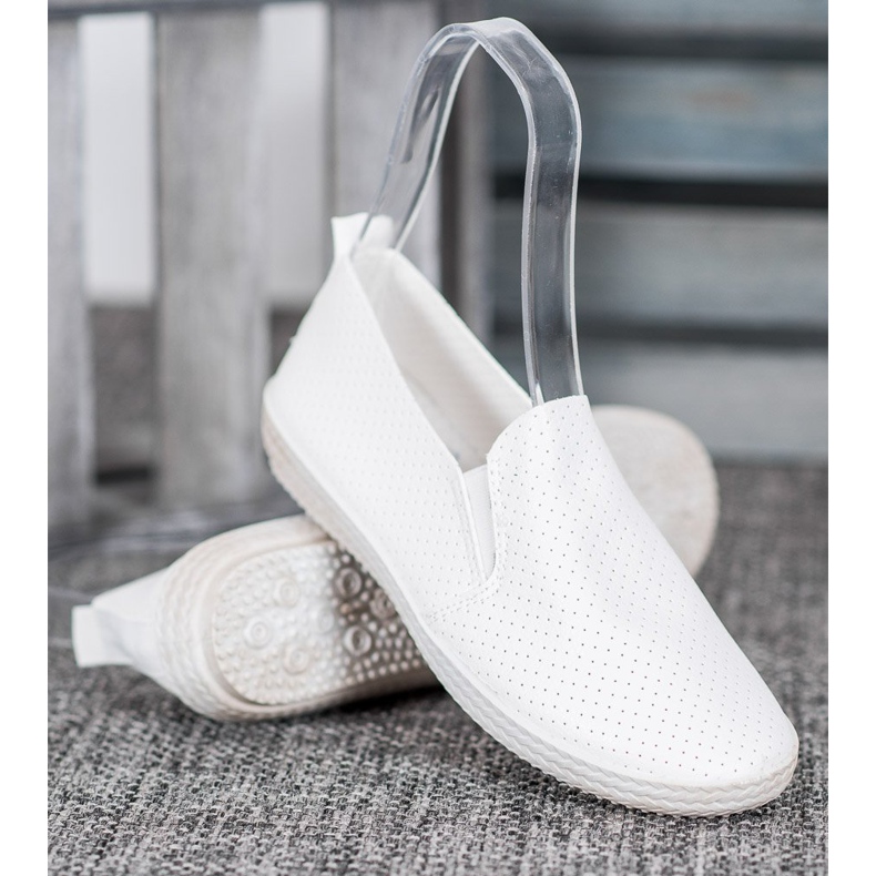 SHELOVET Slipons blancos calados 2