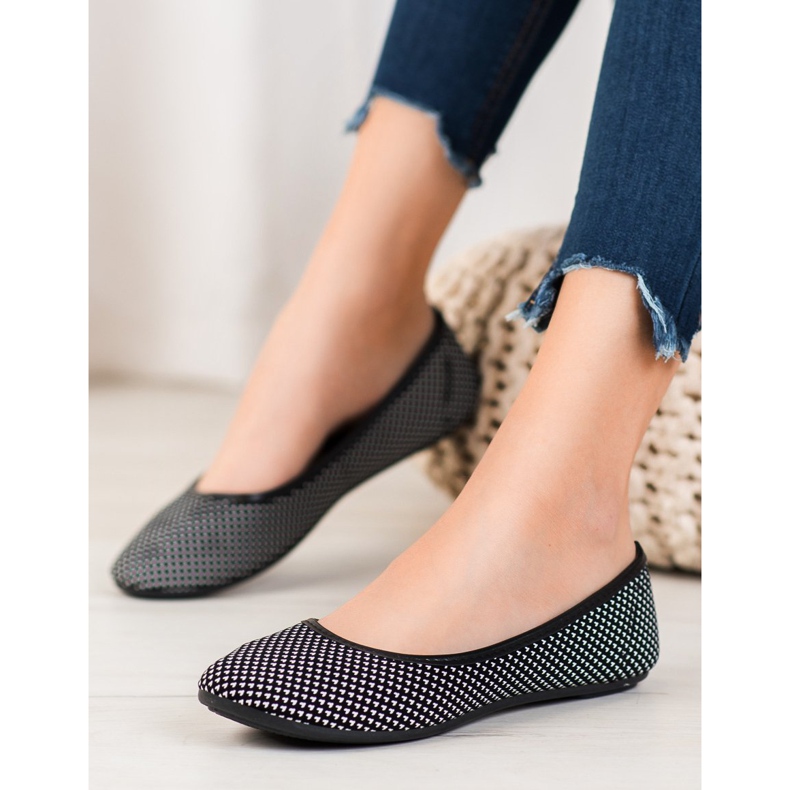 McKey Bailarina en corazones blanco negro 1