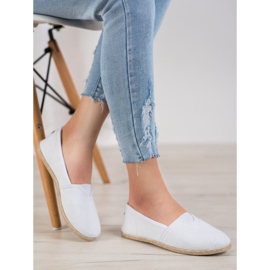 MCKEYLOR Slipons casuales blanco 4
