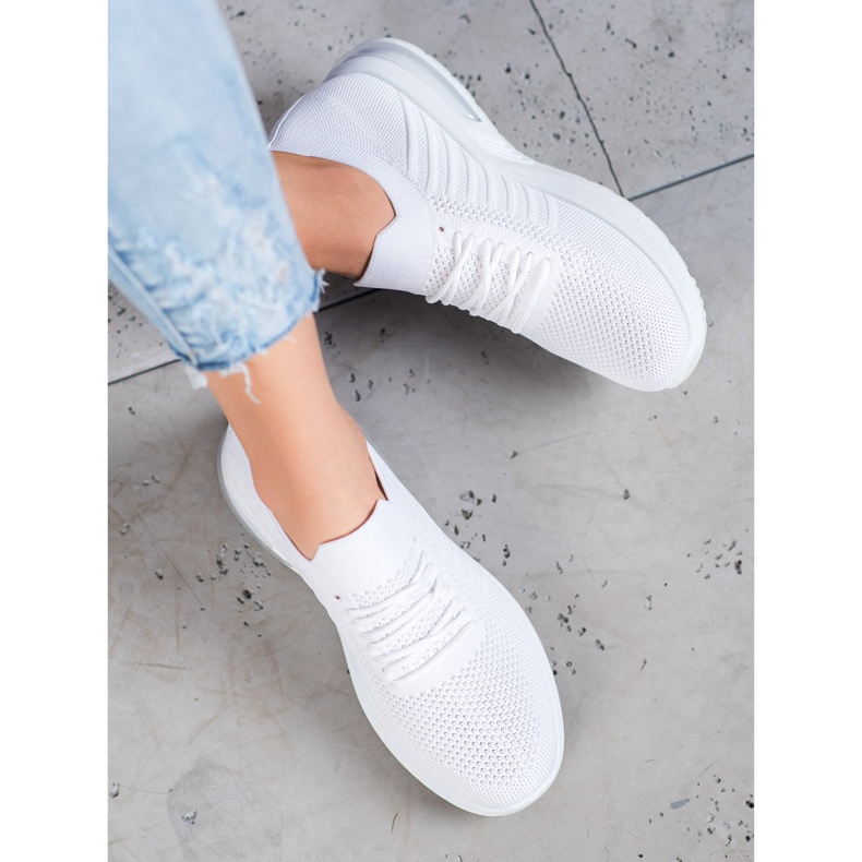 SHELOVET Zapatos textiles blancos en la plataforma 1