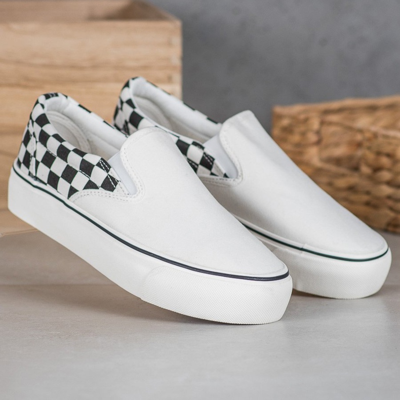 SHELOVET Slipons blancos en la plataforma 1