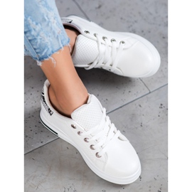 SHELOVET Zapatos calados con cuña oculta blanco 1