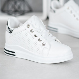 SHELOVET Zapatos calados con cuña oculta blanco 3