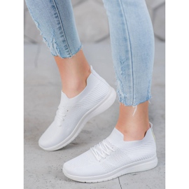 SHELOVET Zapatos deportivos bajos en la plataforma blanco 3