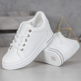 SHELOVET Zapatos calados con cuña oculta blanco 1