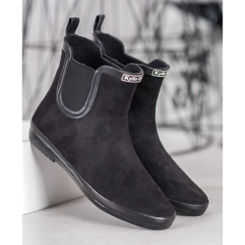 Kylie Chanclos negros 2