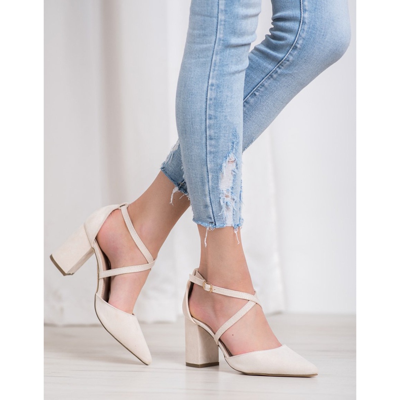 Diamantique Bombas en un pilar marrón 1 Diamantique Bombas en un pilar marrón 1