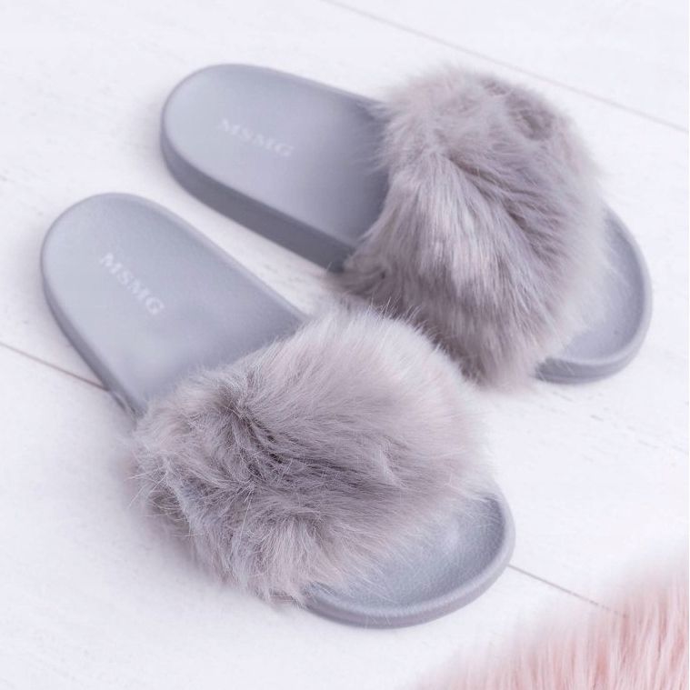 Pantuflas De Mujer Con Piel De Piel Gris 1