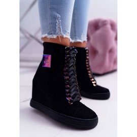 Zapatillas de Mujer Lu Boo Ante Negro con Cadenas Iridiscentes Monica 1