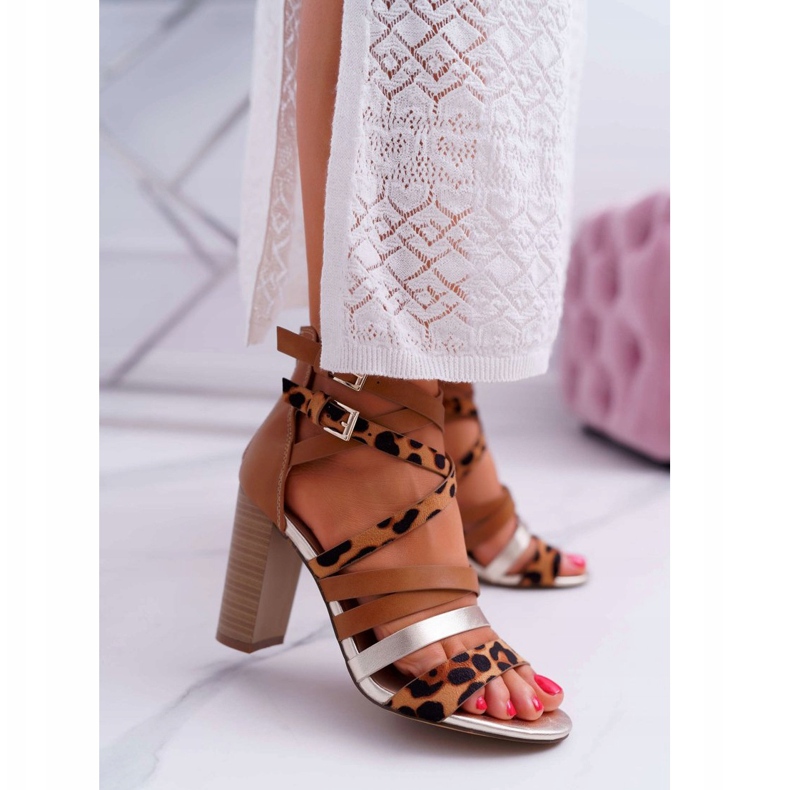 FE1 Sandalias de mujer elegantes en un tacón alto con cinturones Villey marrón 1