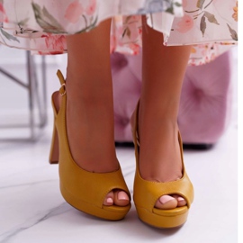 Moow Sandalias De Mujer En Tacón Alto Amarillo Lorajn 2