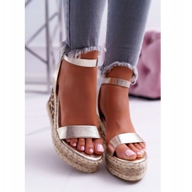 Sandalias de mujer Lu Boo en una cuña de lino Golden Shiran dorado 4