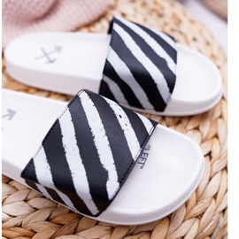 Pantuflas blancas Aynna para mujer blanco negro 2
