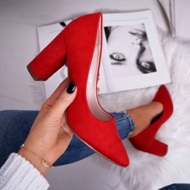Bombas para mujeres en el pilar de gamuza rojo 5
