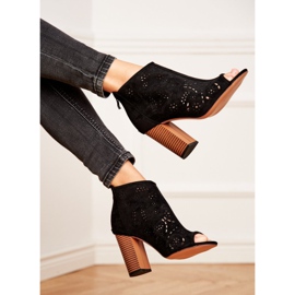 SEA De Mujer Botas Con Tacón Ante Calado Negro Papillon 1