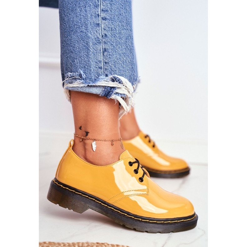 SEA Brogues de mujer lacados en amarillo ¡Mejora! 1