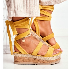 FS1 Sandalias de mujer en la plataforma atadas amarillas La Favorite amarillo 4
