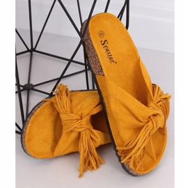 Pantuflas boho miel para mujer CK136P Amarillo 1