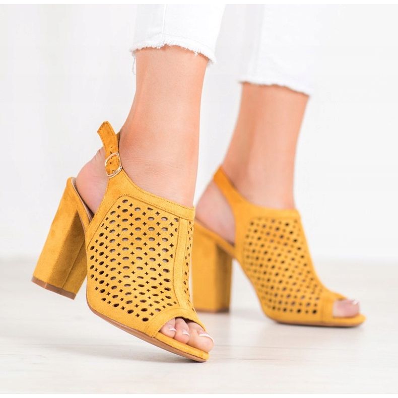 Weide Sandalias caladas en una barra amarillo 2